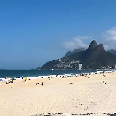 Curta Arpoador 1 quarto a 5min das praias com vaga-3